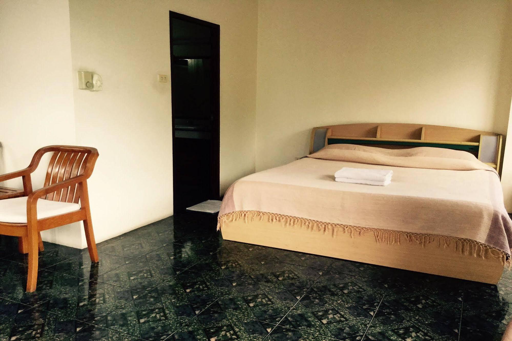 Shagwell Mansions Hotel Pattaya Buitenkant foto