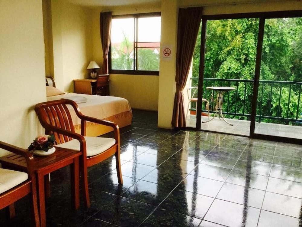 Shagwell Mansions Hotel Pattaya Buitenkant foto