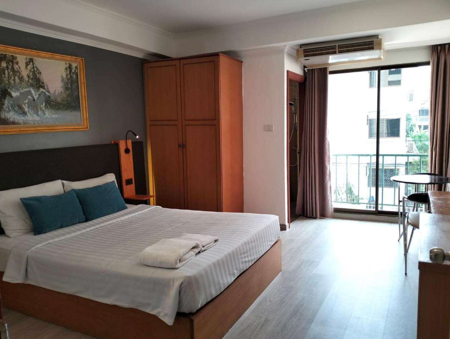 Shagwell Mansions Hotel Pattaya Kamer foto