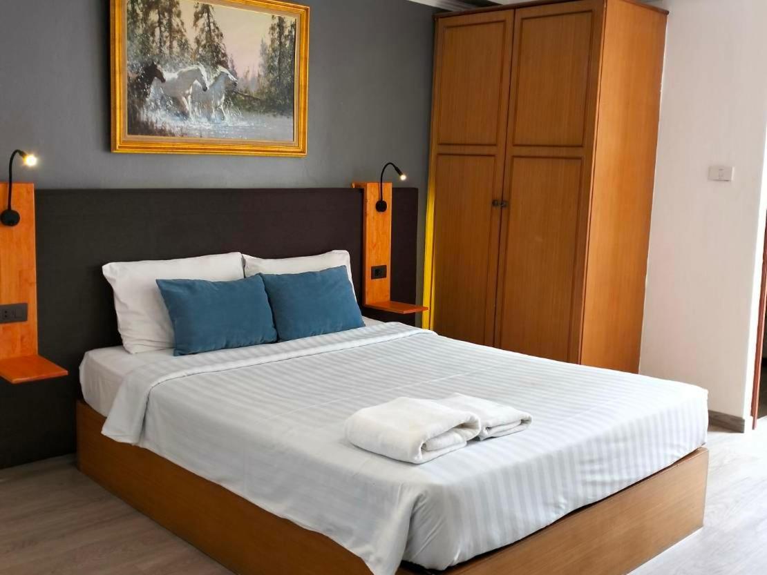 Shagwell Mansions Hotel Pattaya Kamer foto