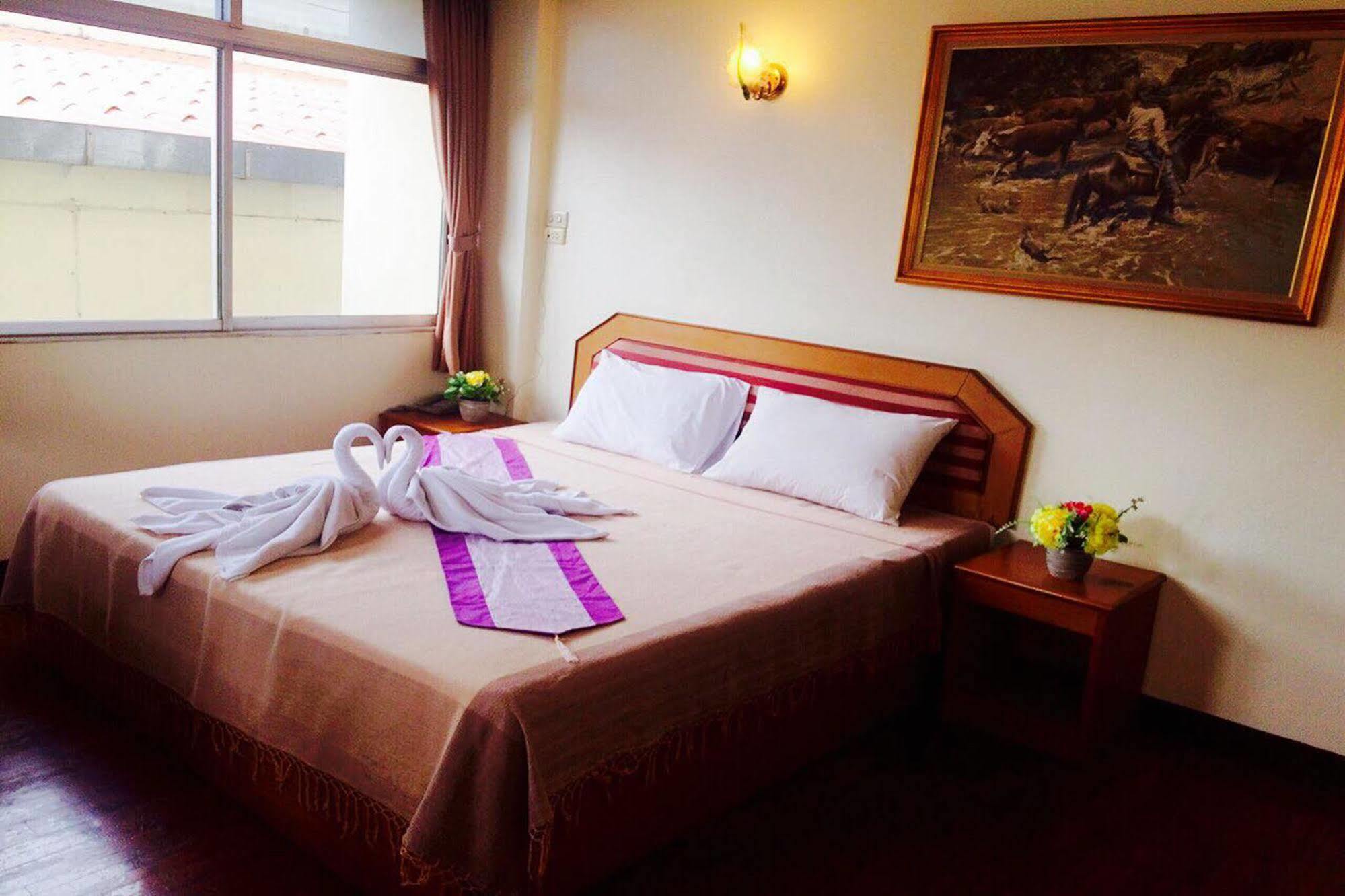 Shagwell Mansions Hotel Pattaya Buitenkant foto